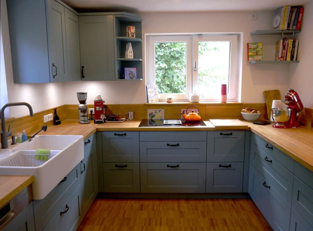 massive Arbeitsplatten-Anlage