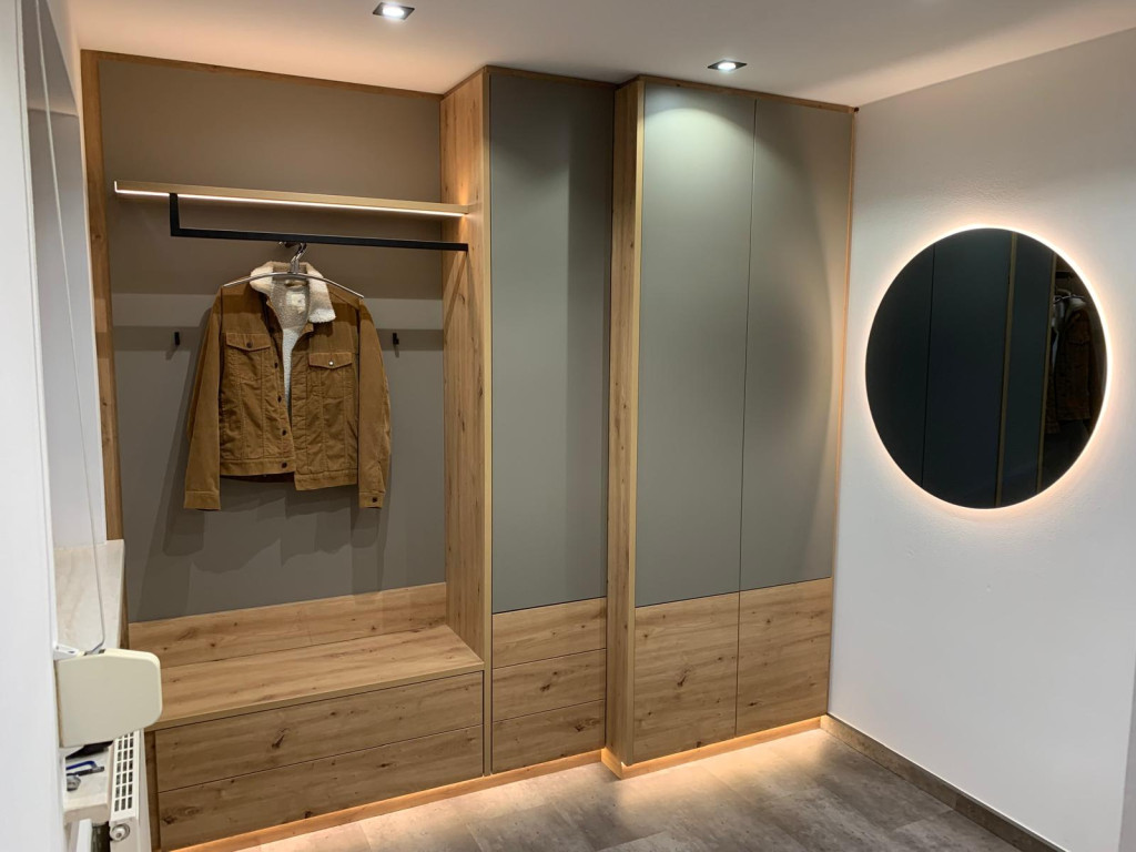 großzügige Garderobe nach Maß