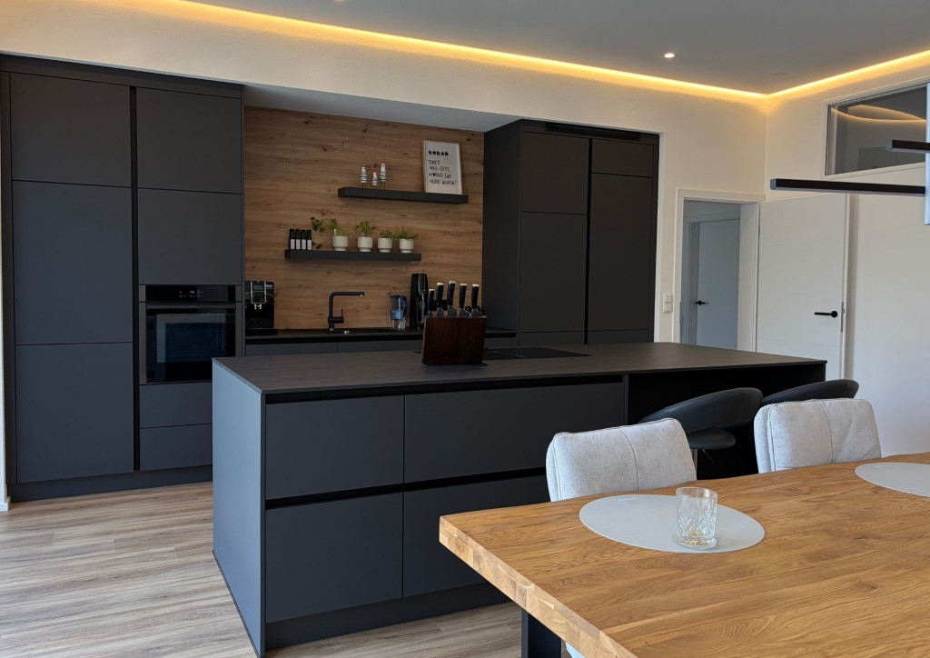 moderne Wohnküche bei Würzburg 